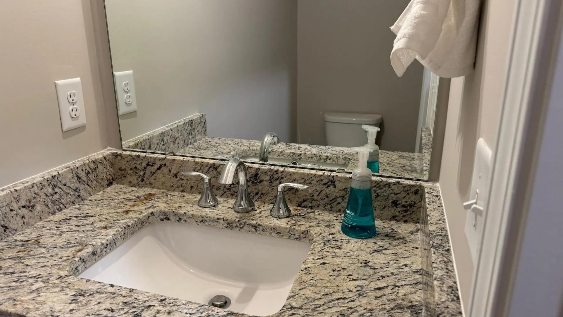 Holiday home 2 Bedroom Townhouse 2024 New Construction Charlotte United States